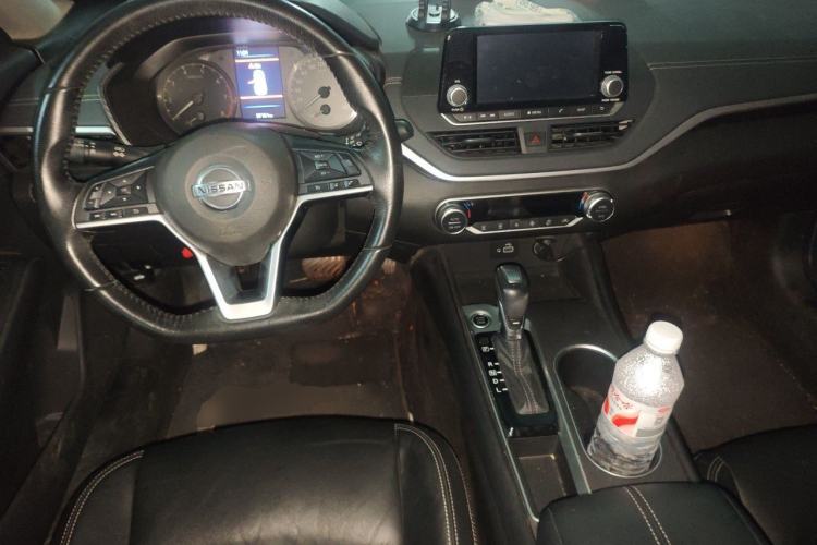 Used Nissan Teana 2019 2.0L XL Comfort Edition Center Console