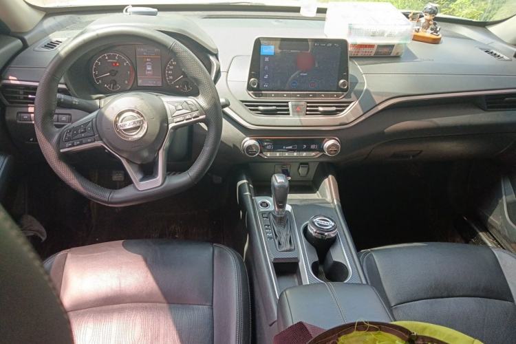 Used Nissan Teana 2019 2.0L XL Comfort Edition Center Console