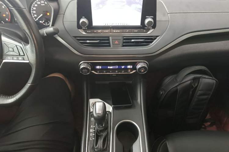 Used Nissan Teana 2019 2.0L XL Comfort Edition Gear Lever