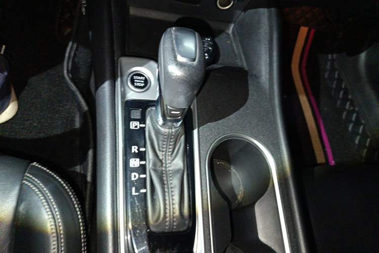 Used Nissan Teana 2019 2.0L XL Comfort Edition Gear Lever