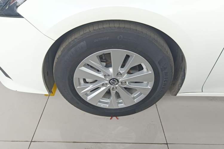Used Nissan Teana 2019 2.0L XL Comfort Edition Left Front Wheel Hub