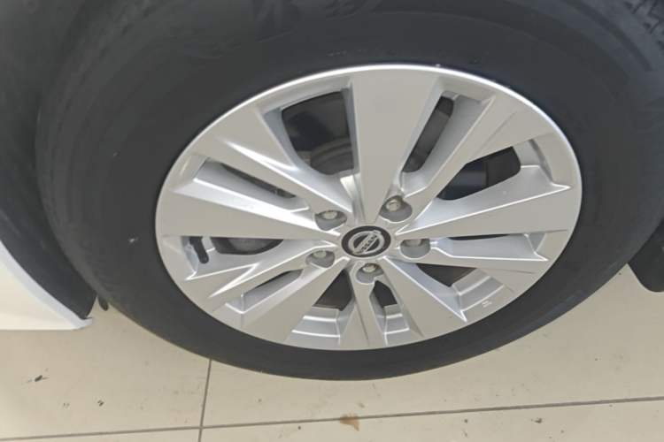 Used Nissan Teana 2019 2.0L XL Comfort Edition Left Front Wheel Hub