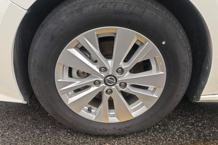 Used Nissan Teana 2019 2.0L XL Comfort Edition Left Front Wheel Hub
