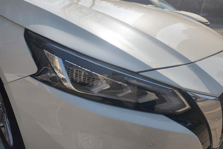 Used Nissan Teana 2019 2.0L XL Comfort Edition Right Front Headlight