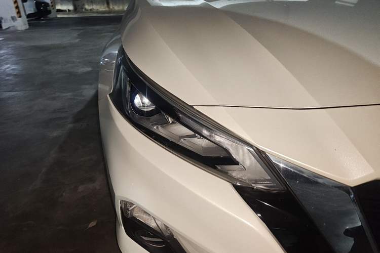 Used Nissan Teana 2019 2.0L XL Upper SmartDrive Version Right Front Headlight