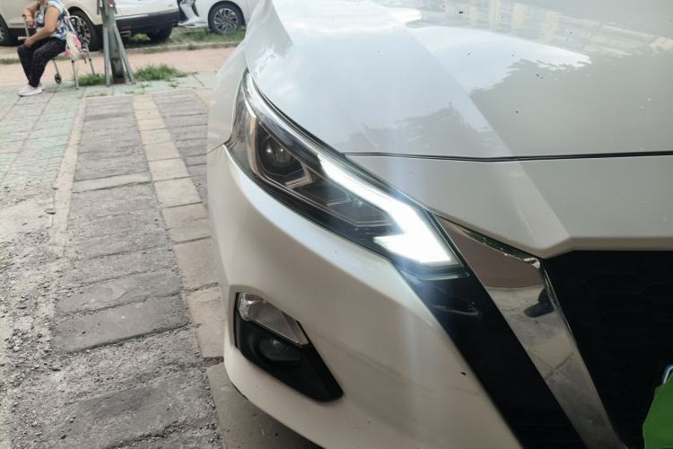 Used Nissan Teana 2019 2.0L XL Comfort Edition Right Front Headlight