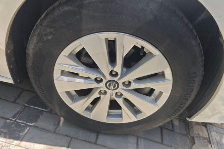 Used Nissan Teana 2019 2.0L XL Comfort Edition Right Front Wheel Hub