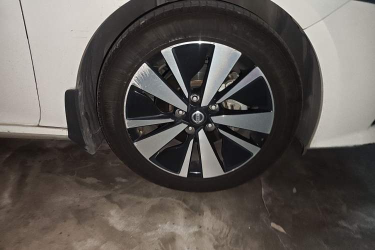 Used Nissan Teana 2019 2.0L XL Upper SmartDrive Version Right Front Wheel Hub