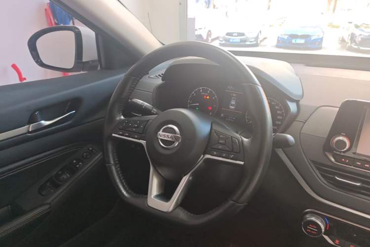 Used Nissan Teana 2019 2.0L XL Comfort Edition Steering Wheel
