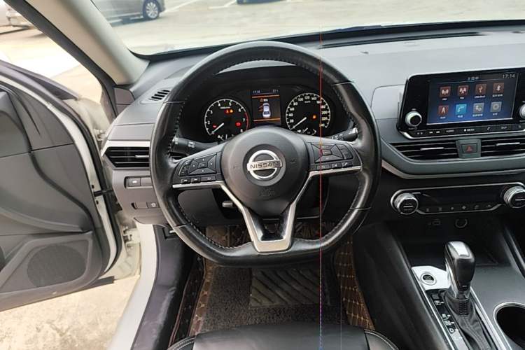 Used Nissan Teana 2019 2.0L XL Comfort Edition Steering Wheel