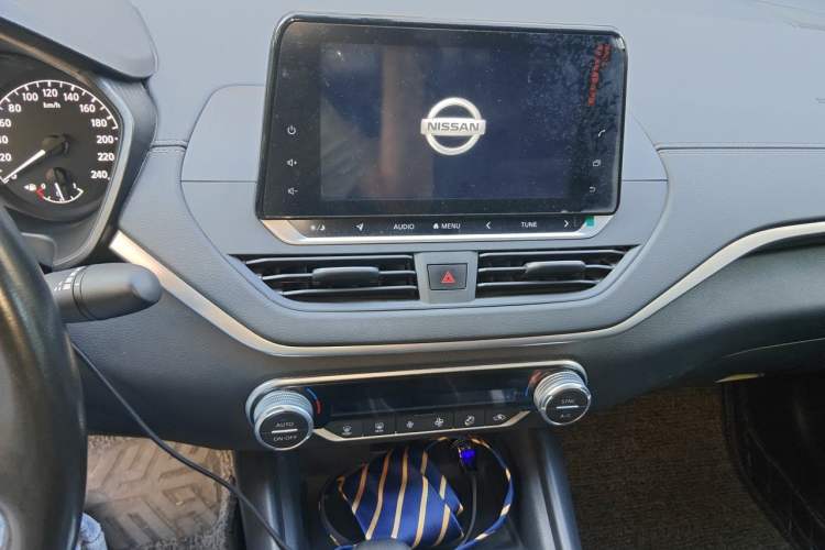 Used Nissan Teana 2020 2.0L XL Comfort Edition Audio And AC Panel