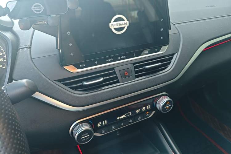 Used Nissan Teana 2020 2.0L XL Comfort Edition Audio And AC Panel