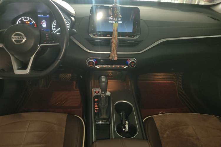 Used Nissan Teana 2020 2.0L XL Comfort Edition Audio And AC Panel