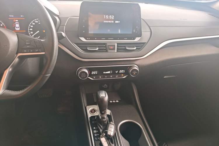 Used Nissan Teana 2020 2.0L XL Comfort Edition Audio And AC Panel