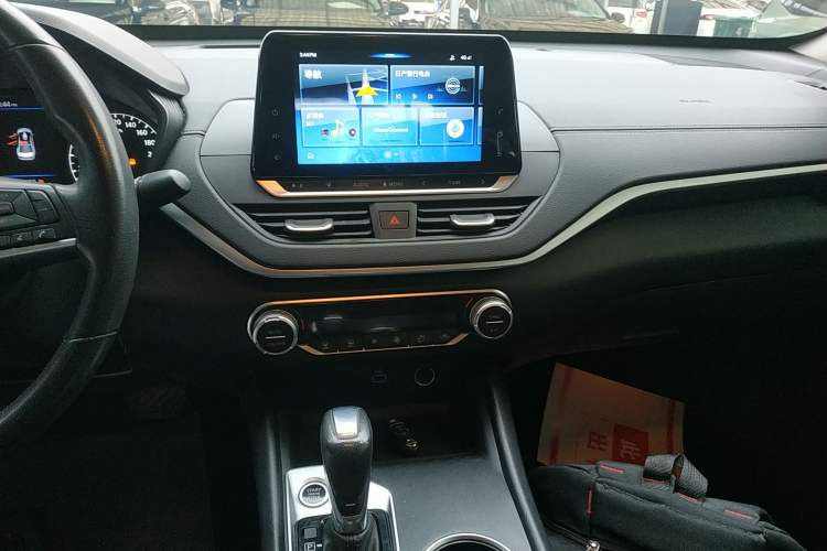 Used Nissan Teana 2020 2.0L XL Comfort Edition Audio And AC Panel