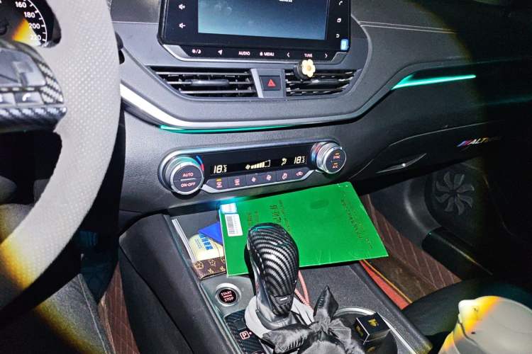 Used Nissan Teana 2020 2.0L XL Comfort Edition Audio And AC Panel