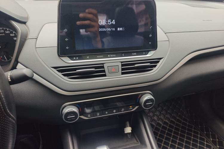 Used Nissan Teana 2020 2.0L XL Comfort Edition Audio And AC Panel