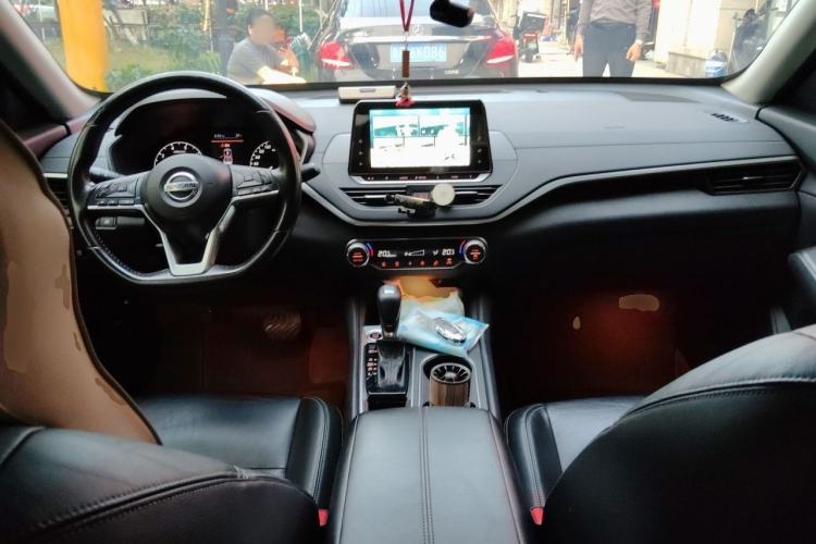 Used Nissan Teana 2020 2.0L XL Comfort Edition Center Console