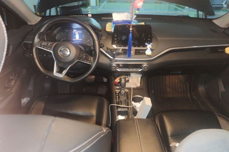 Used Nissan Teana 2020 2.0L XL Comfort Edition Center Console