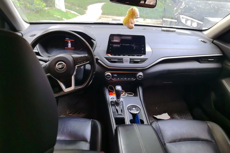 Used Nissan Teana 2020 2.0L XL Comfort Edition Center Console