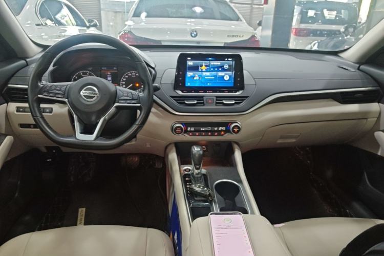 Used Nissan Teana 2020 2.0L XL Comfort Edition Center Console