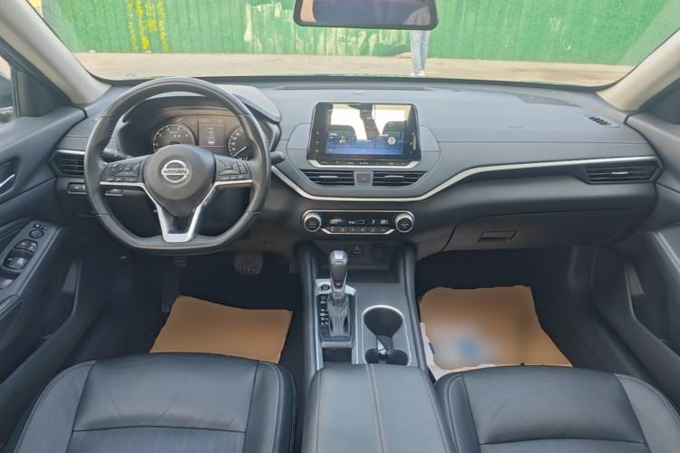 Used Nissan Teana 2020 2.0L XL Comfort Edition Center Console