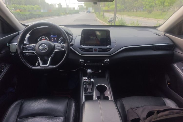 Used Nissan Teana 2020 2.0L XL Comfort Edition Center Console