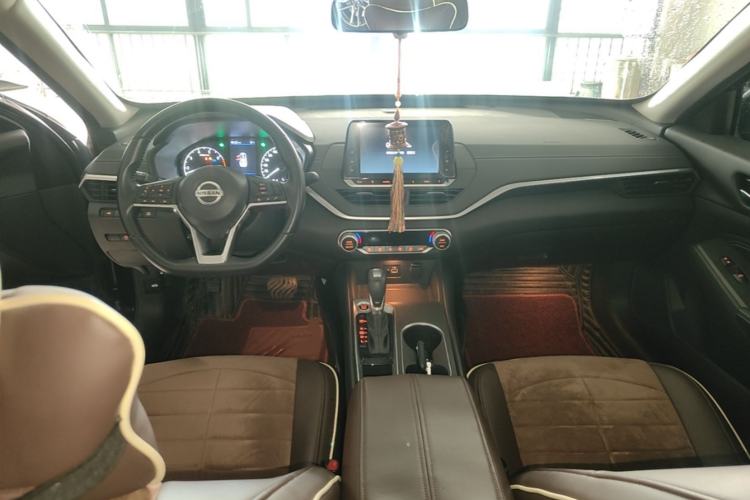 Used Nissan Teana 2020 2.0L XL Comfort Edition Center Console