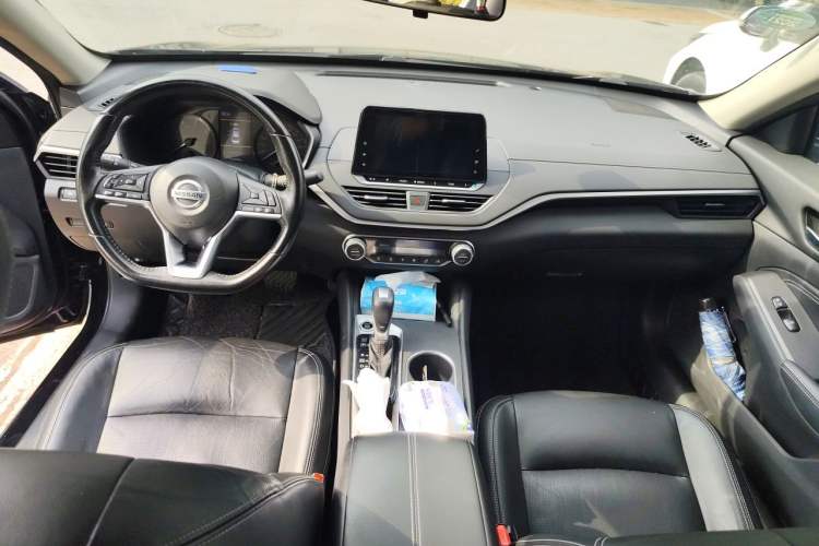 Used Nissan Teana 2020 2.0L XL Comfort Edition Center Console