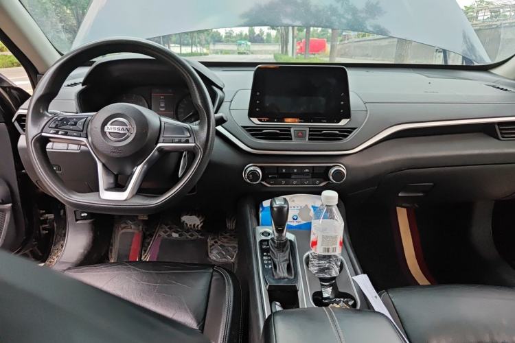Used Nissan Teana 2020 2.0L XE Fashion Edition Center Console
