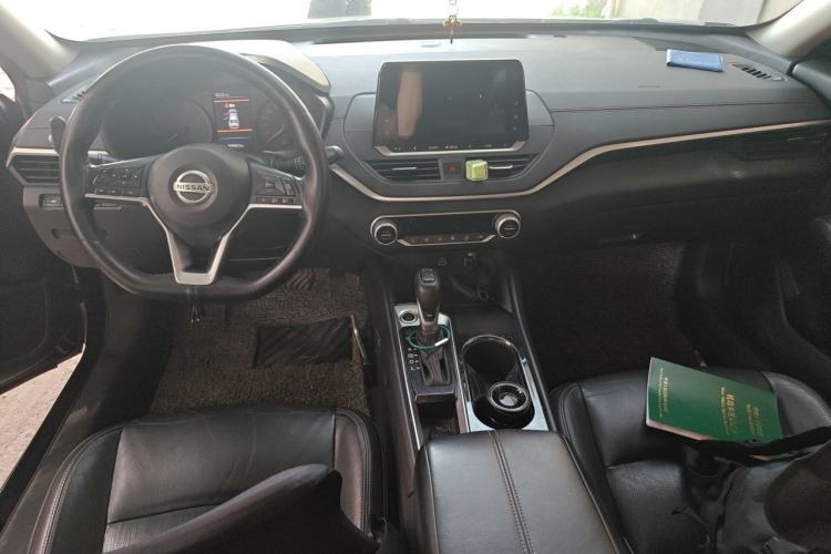 Used Nissan Teana 2020 2.0L XL Comfort Edition Center Console