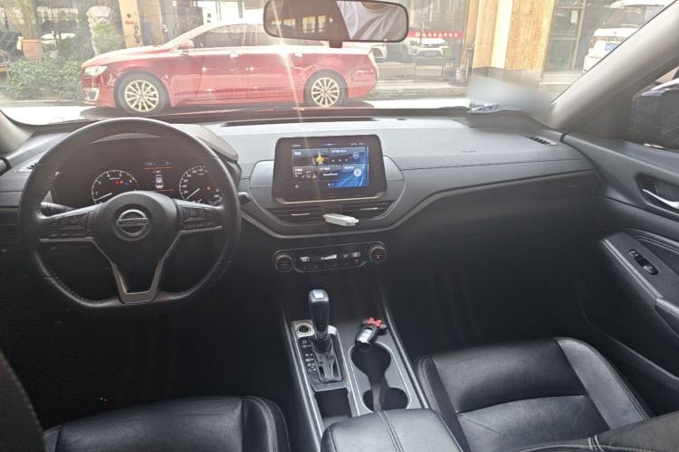 Used Nissan Teana 2020 2.0L XL Comfort Edition Center Console