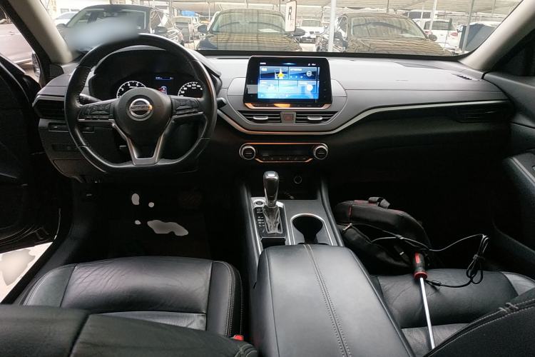 Used Nissan Teana 2020 2.0L XL Comfort Edition Center Console