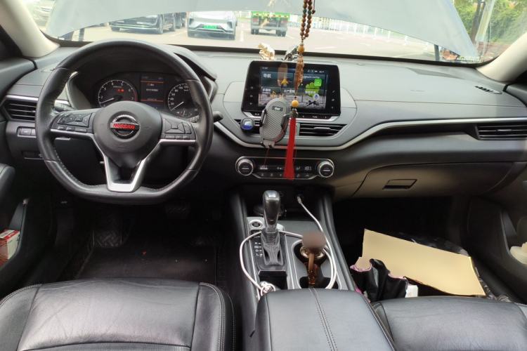 Used Nissan Teana 2020 2.0L XL Comfort Edition Center Console