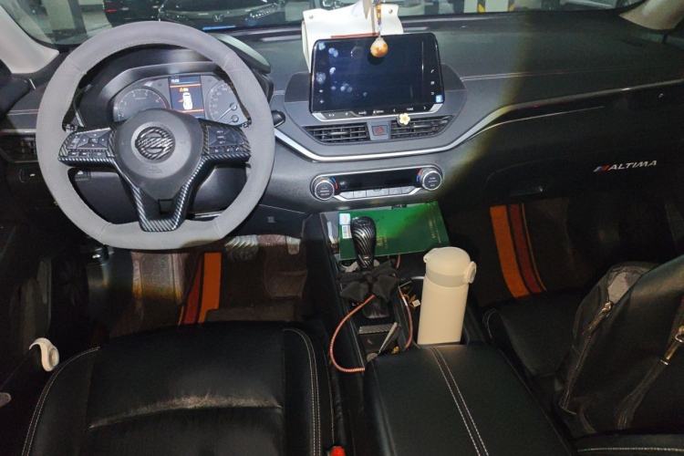 Used Nissan Teana 2020 2.0L XL Comfort Edition Center Console