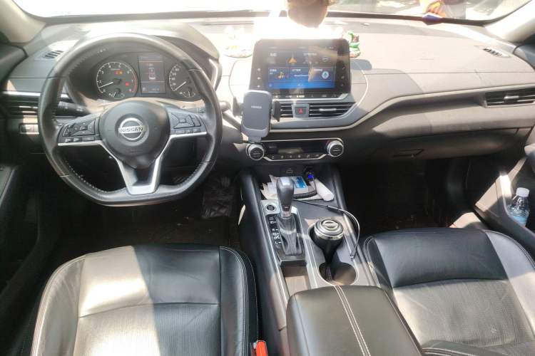 Used Nissan Teana 2020 2.0L XL Comfort Edition Center Console