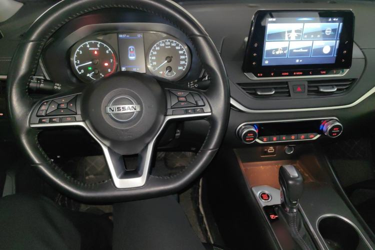 Used Nissan Teana 2020 2.0L XL Comfort Edition Center Console