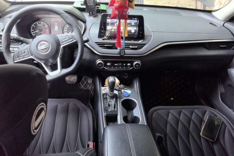 Used Nissan Teana 2020 2.0L XL Comfort Edition Center Console