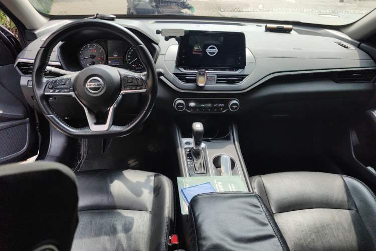 Used Nissan Teana 2020 2.0L XL Comfort Edition Center Console