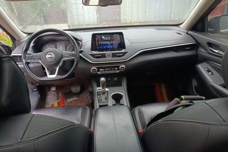Used Nissan Teana 2020 2.0L XL Comfort Edition Center Console