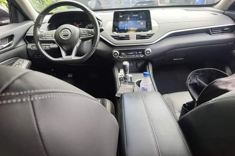 Used Nissan Teana 2020 2.0L XL Comfort Edition Center Console