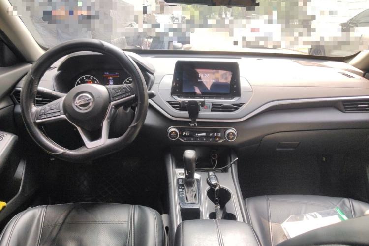 Used Nissan Teana 2020 2.0L XL Comfort Edition Center Console
