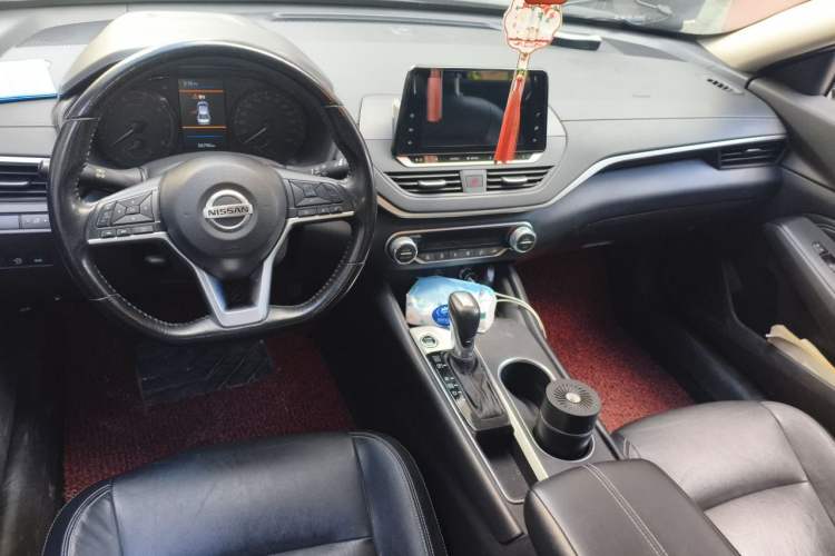 Used Nissan Teana 2020 Revised Version 2.0L XL Comfort Edition Center Console