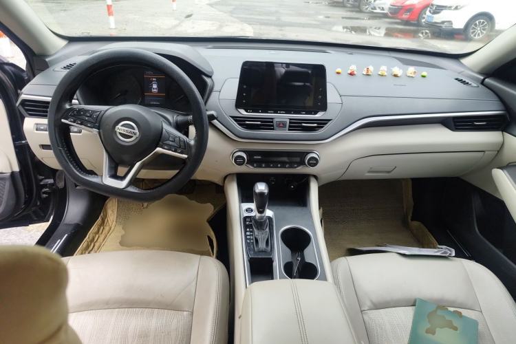Used Nissan Teana 2020 2.0L XL Comfort Edition Center Console