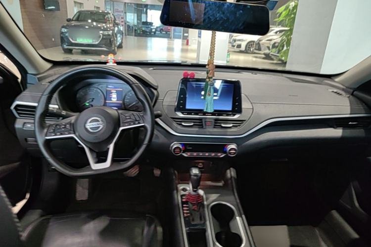 Used Nissan Teana 2020 2.0L XL Comfort Edition Center Console