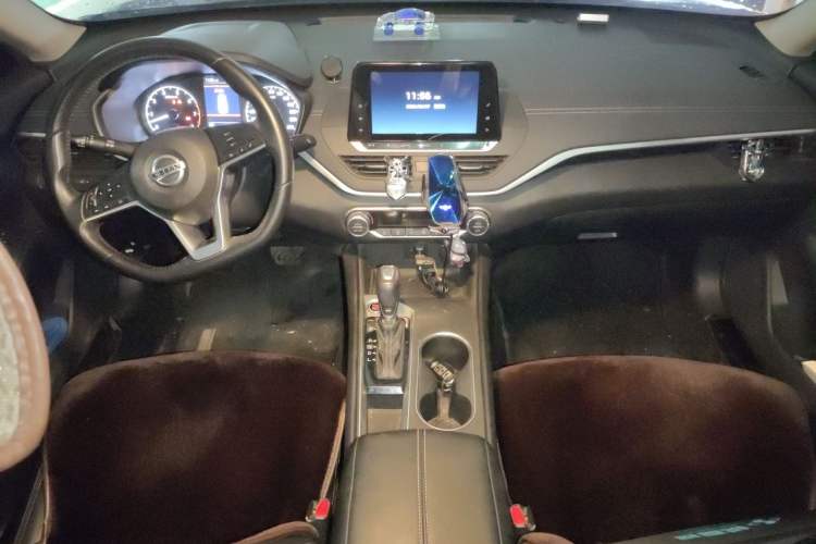 Used Nissan Teana 2020 2.0L XL Comfort Edition Center Console