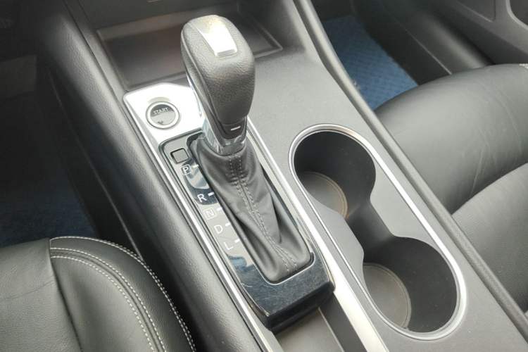 Used Nissan Teana 2020 2.0L XL Comfort Edition Gear Lever