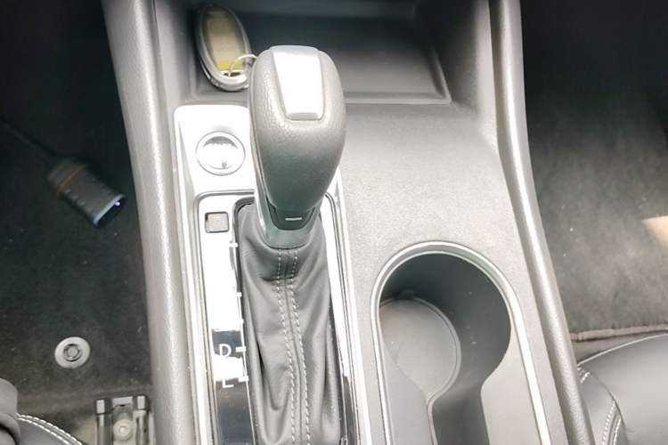 Used Nissan Teana 2020 Revised Version 2.0L XL Comfort Edition Gear Lever