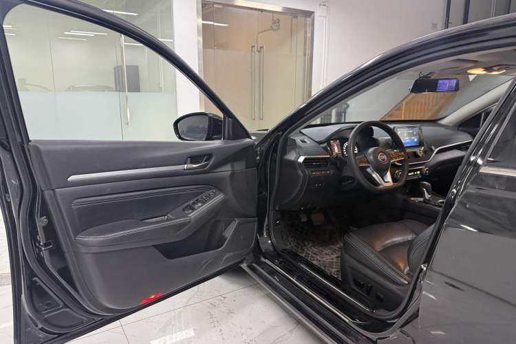 Used Nissan Teana 2020 2.0L XL Comfort Edition Interior 1