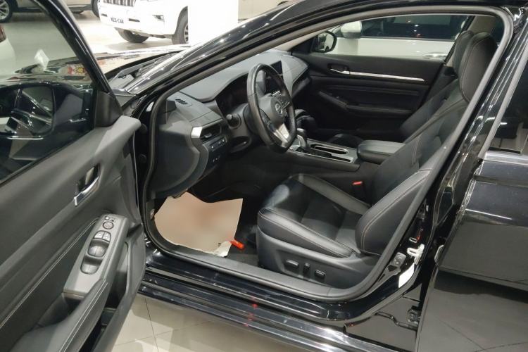 Used Nissan Teana 2020 Revised Version 2.0L XL Comfort Edition Interior 3